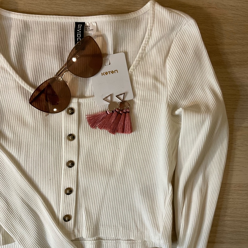 Cream Ribbed Lon Sleeve Crop Top